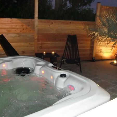 Casa Louise Suites And Spas Privatifs Σαιντ-Μαξίμ Εξωτερικό φωτογραφία