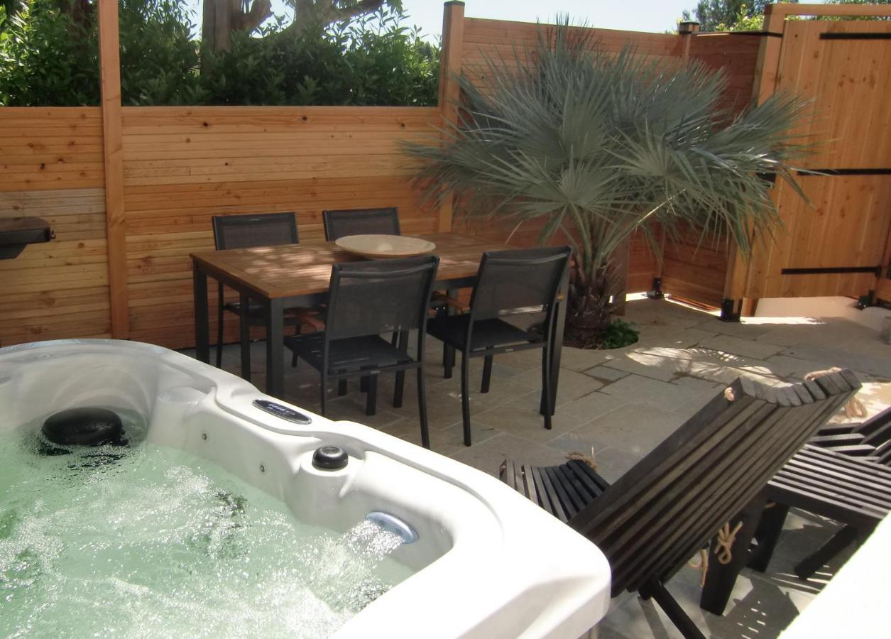 Casa Louise Suites And Spas Privatifs Σαιντ-Μαξίμ Εξωτερικό φωτογραφία